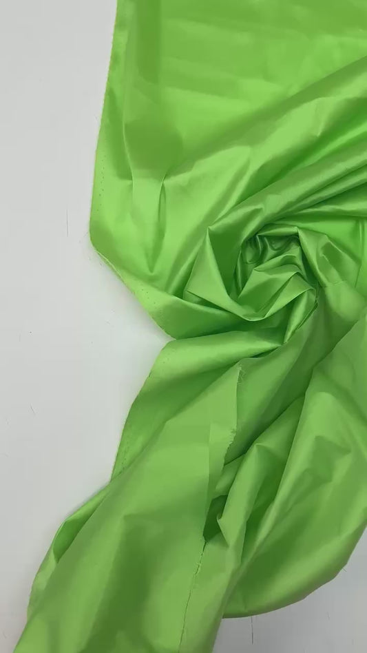 100% Šilko satinas-kivio tonas 70 g/m²