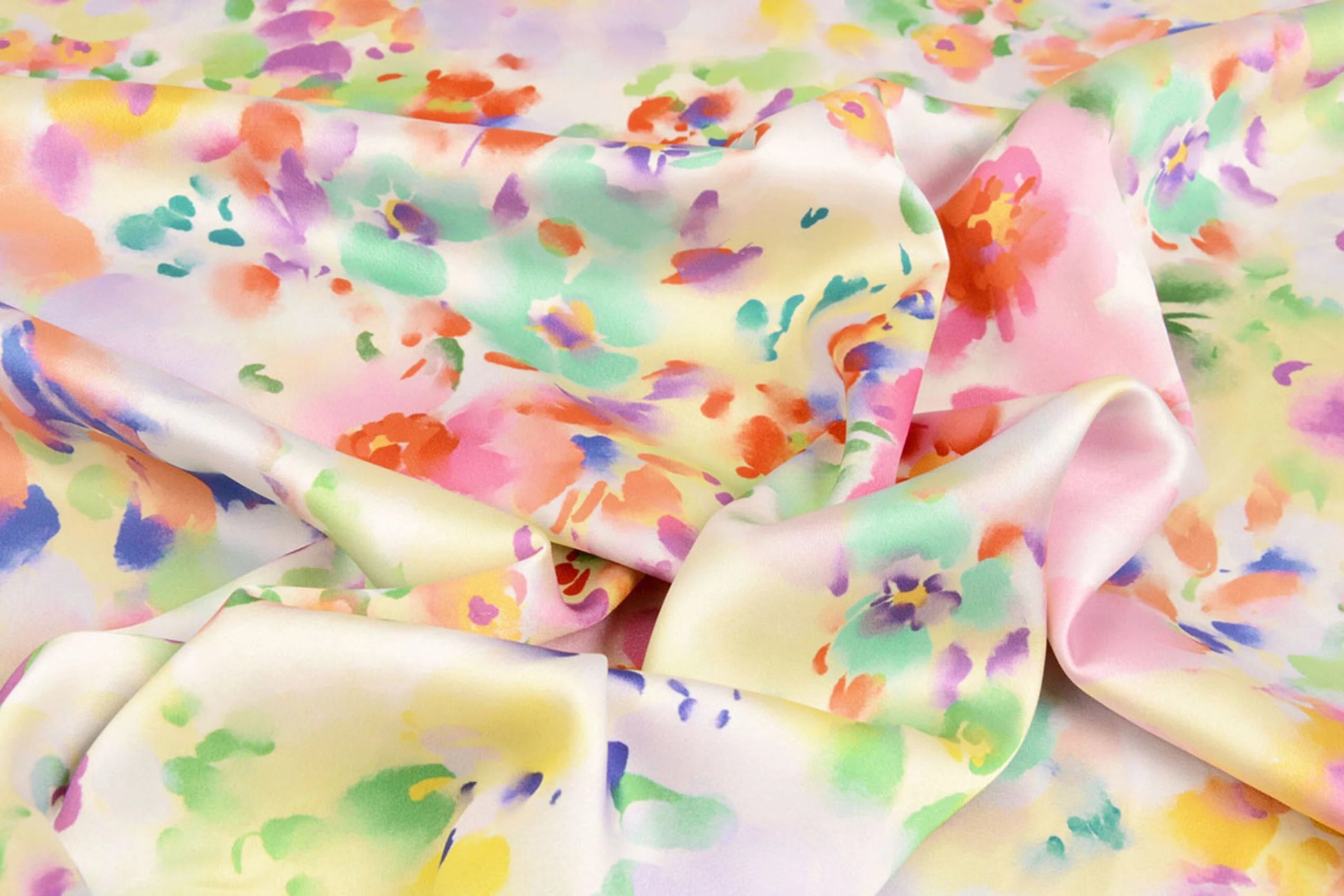 Satīns ar elastānu - pavasara krāsu motīvs 80 g/m²