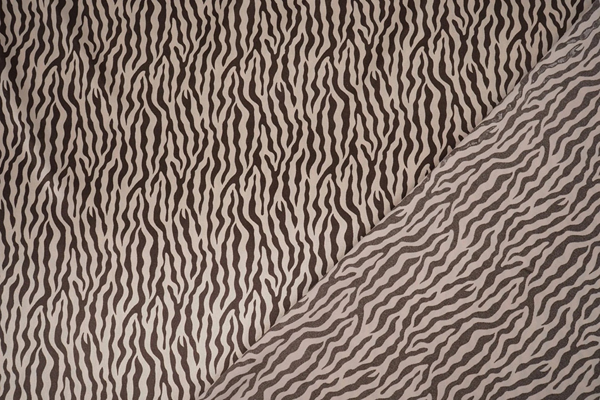 Satīns ar elastānu - zebra 80 g/m²
