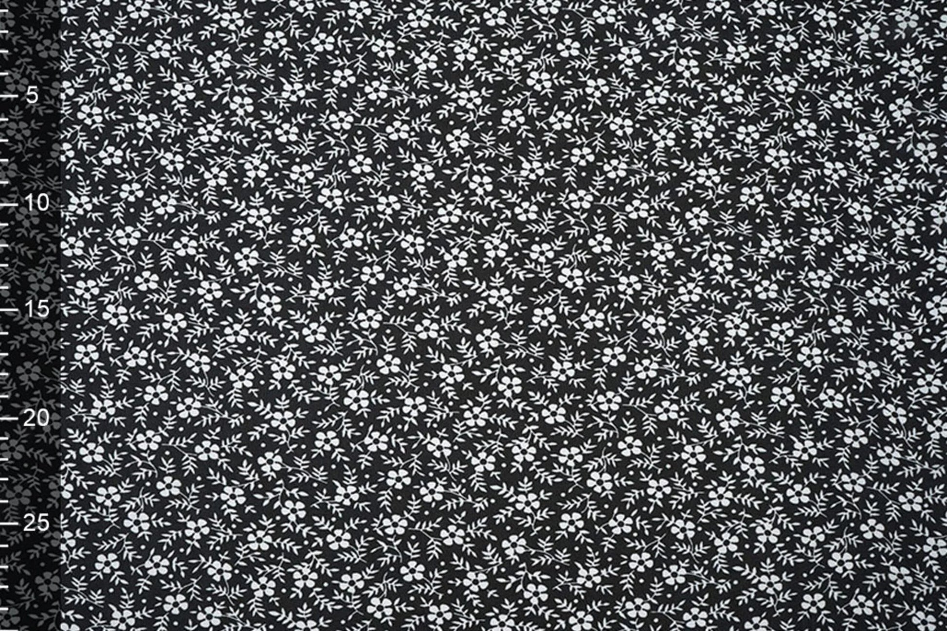 Šifons - balti ziediņu uz melna fona | 150 cm | 65 g/m²