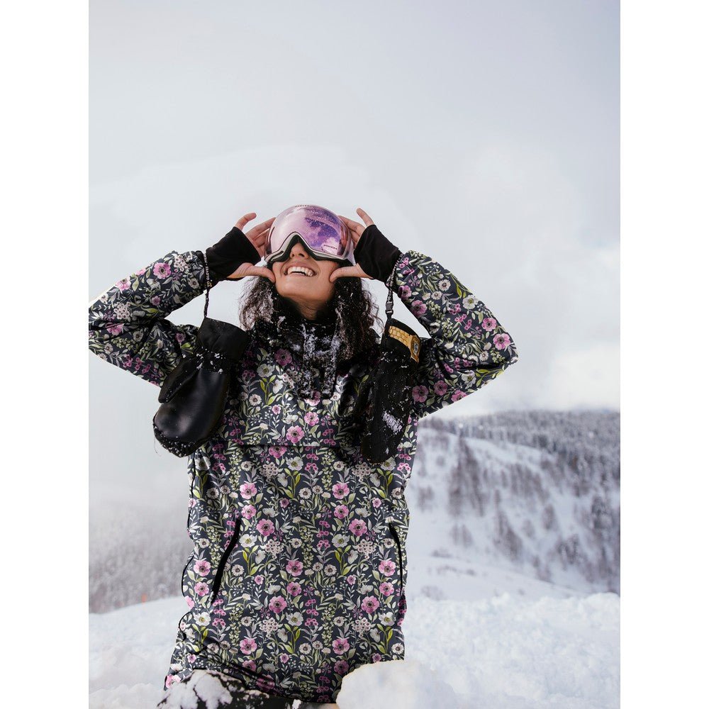 Softshell audums ar elastānu - ziedi uz tumši zila fona 330 g/m²