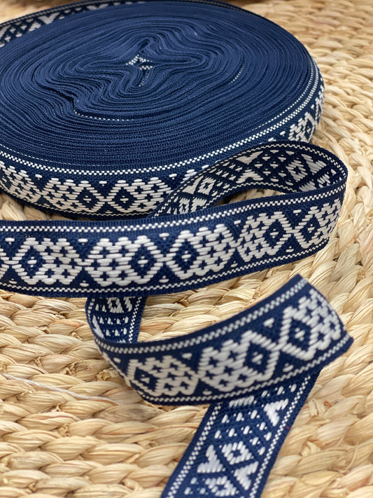 Tautiskā lente, josta 22mm - tumši zila ar baltu - LV