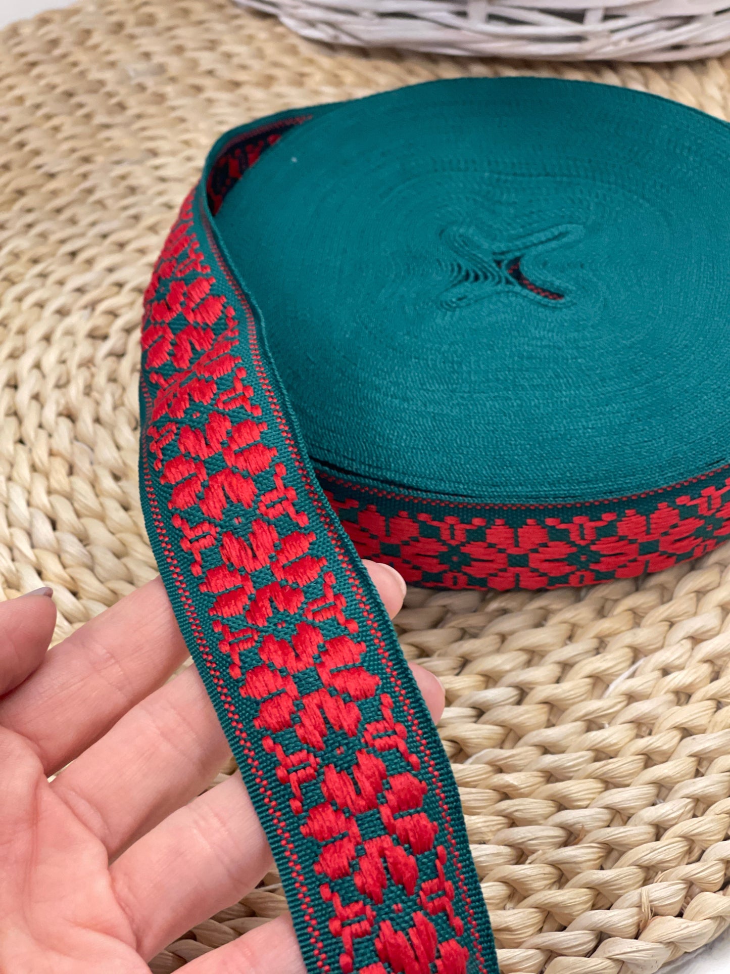 Tautiskā lente, josta 36mm - zaļa ar sarkanu LV