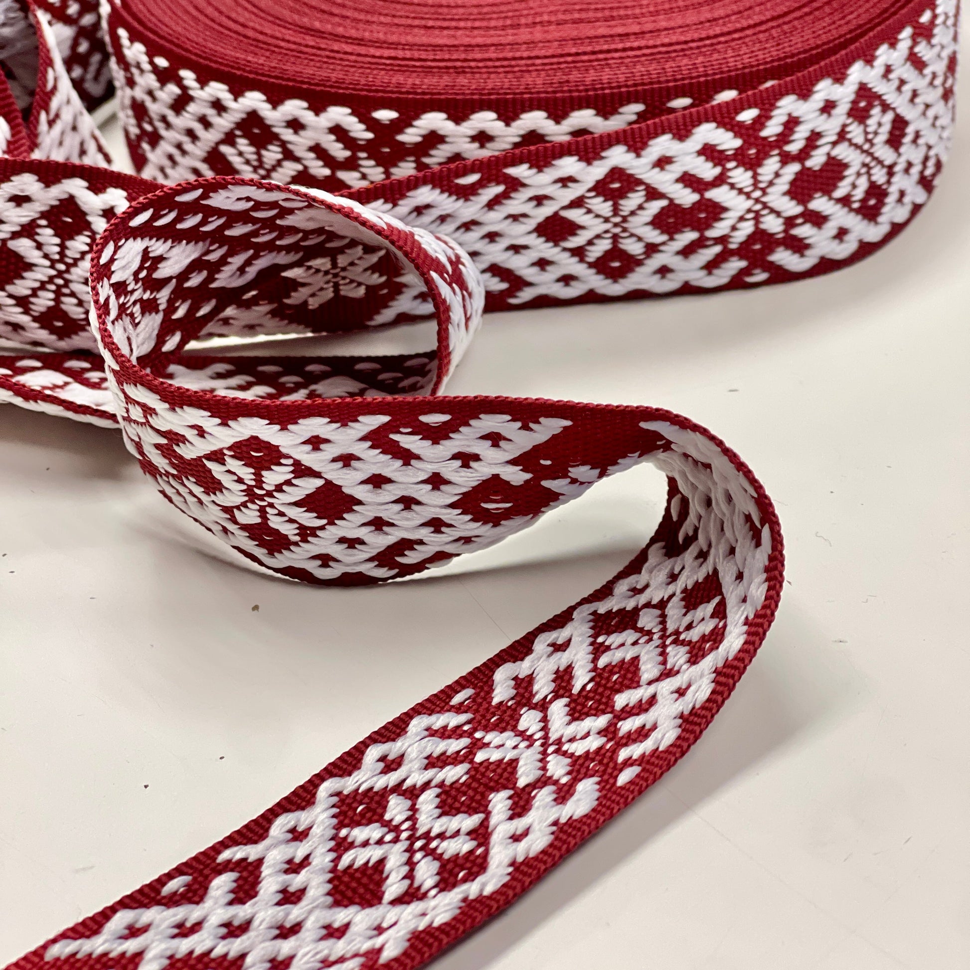 Tautiskā lente, josta 40mm - bordo - LV