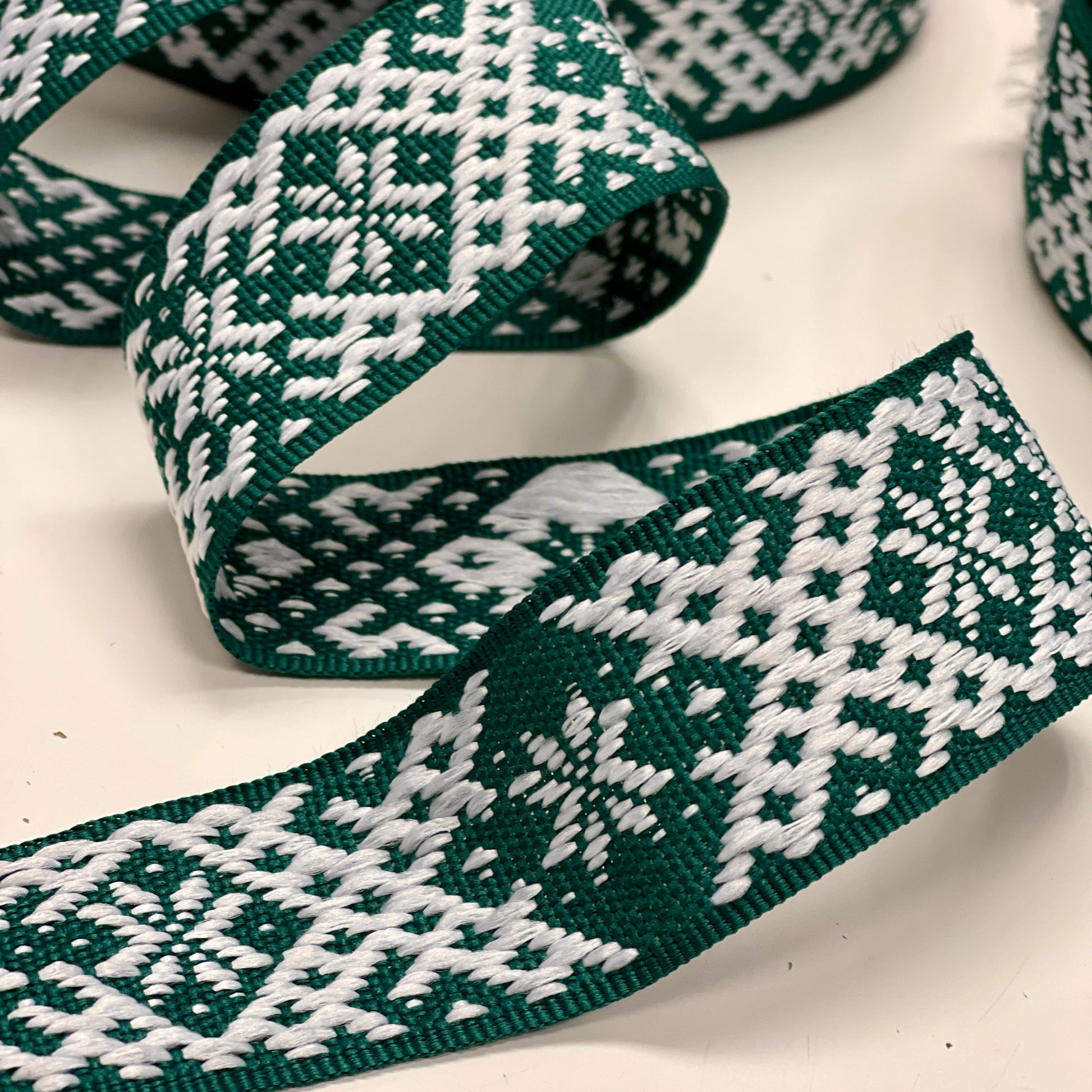 Tautiskā lente, josta 40mm - zaļa - LV