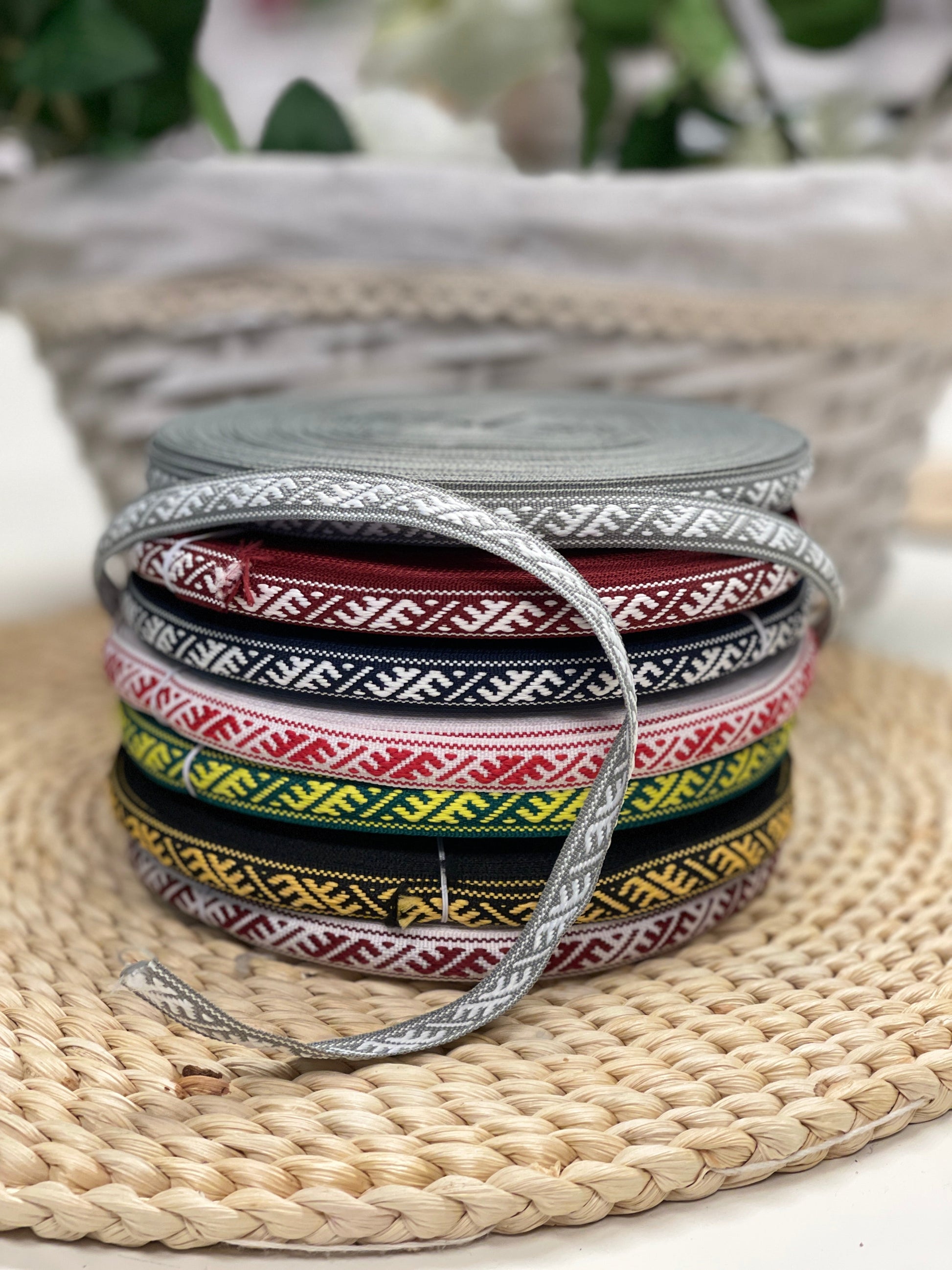 Tautiskā lente, josta Ūsiņš 12mm - pelēka ar baltu - LV