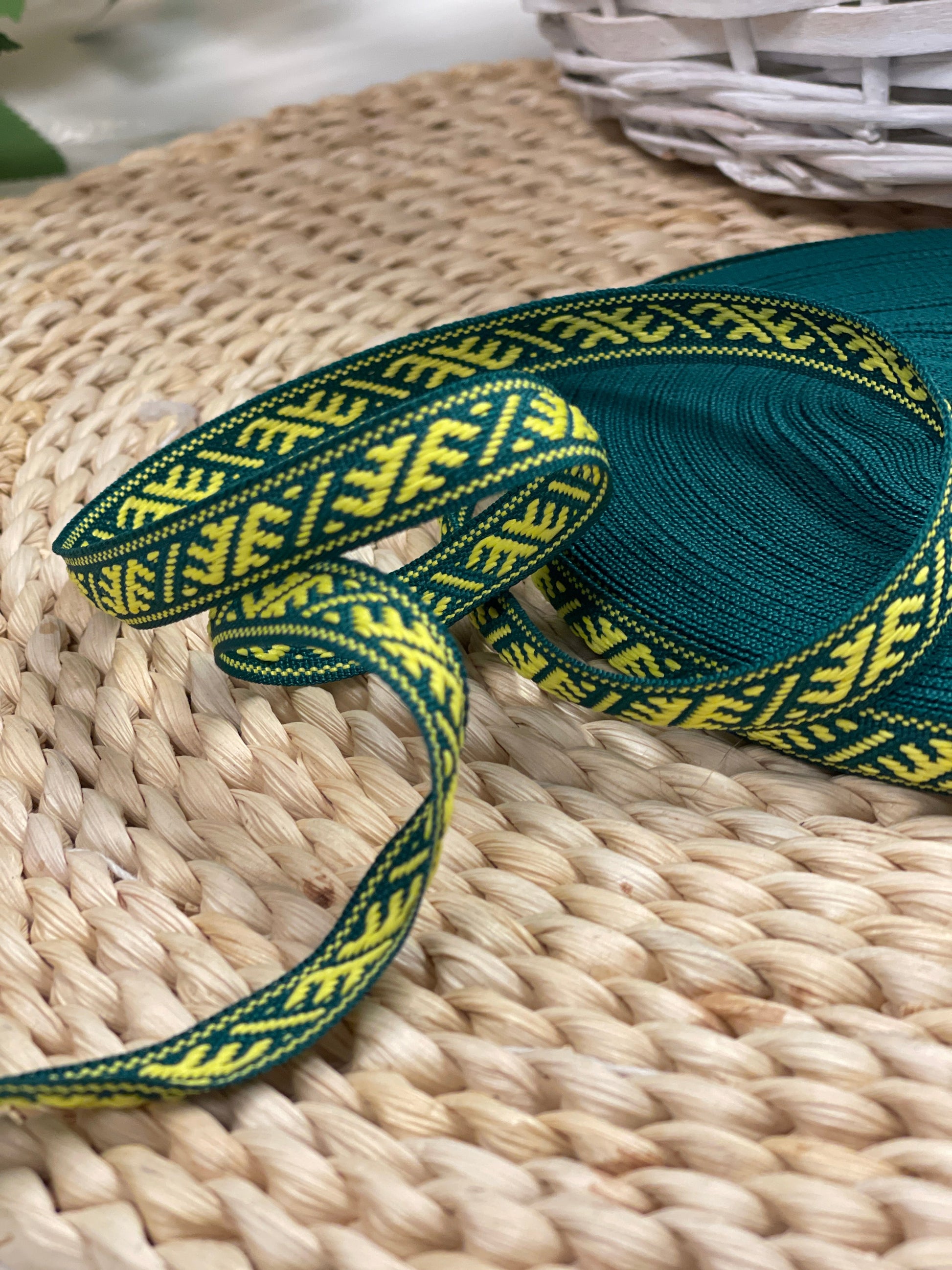 Tautiskā lente, josta Ūsiņš 12mm - zaļa ar dzeltenu - LV