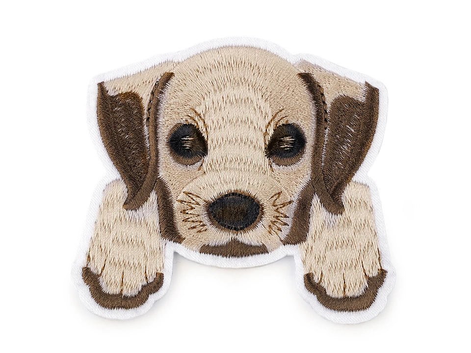 Uzgludināms ielāps ar izšūtu suni | 8 × 8,7 cm