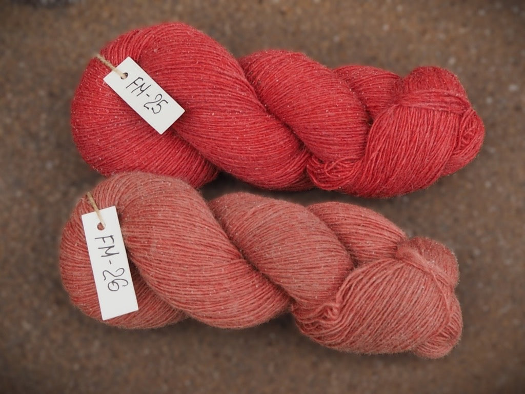 Siūlai Pāces vilnas fabrika 100% Merino- 100 g / 470 m