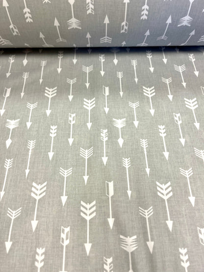Image avec tissu 100 % coton - flèches 125 g/m² – disponible chez Šarlotes audumi