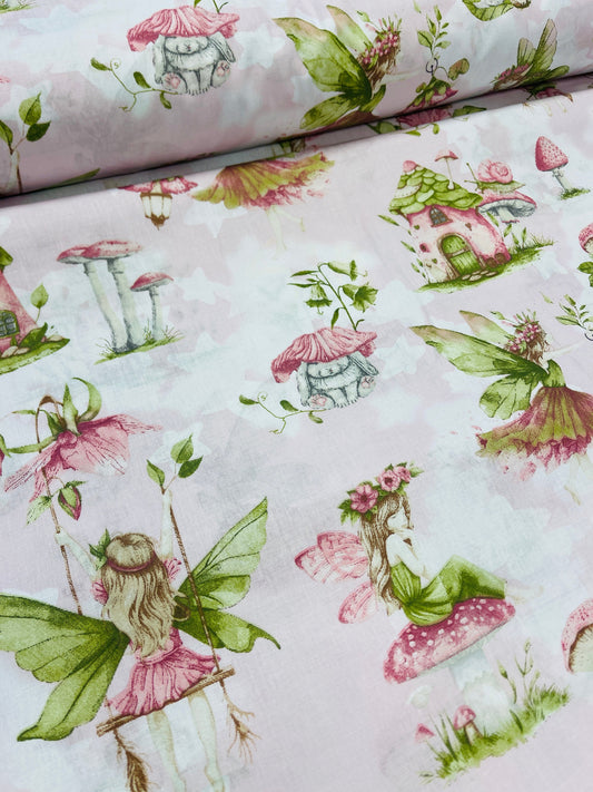 Attēls ar 100% Kokvilnas audums - laumiņas mežā 125 g/m² – pieejams Šarlotes audumi