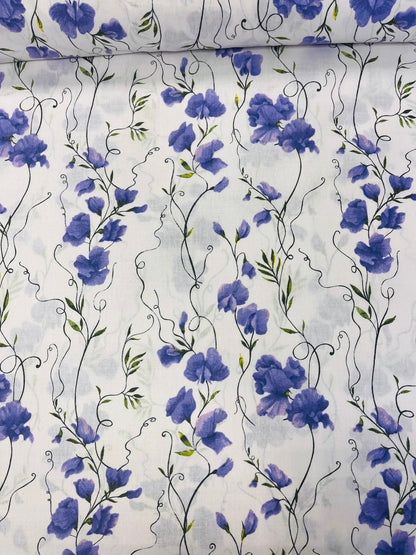 Tissu 100 % coton à pois floraux 125 g/m² – disponible chez Šarlotes audumi