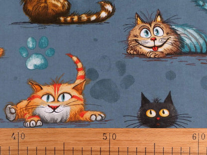 Image de tissu 100 % coton - chats fous 125 g/m² – disponible chez Šarlotes audumi