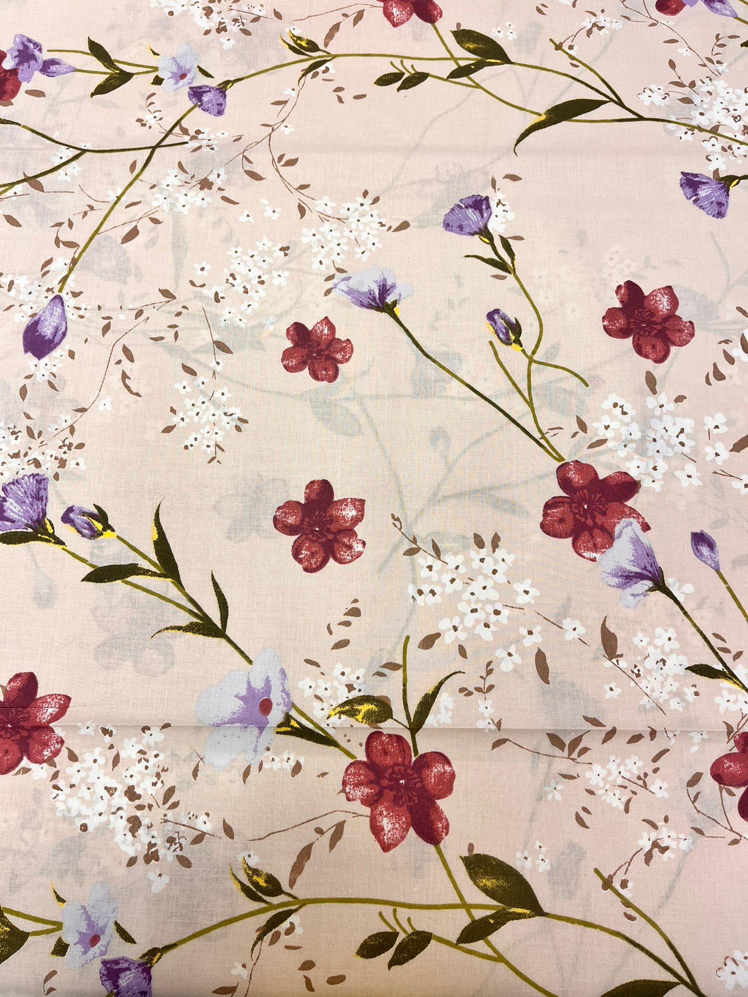 Image en tissu 100 % coton - motif floral 125 g/m² – disponible chez Šarlotes audumi