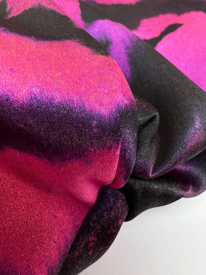100% Silk Satin - animal pattern on a fuchsia background 80 g/m²