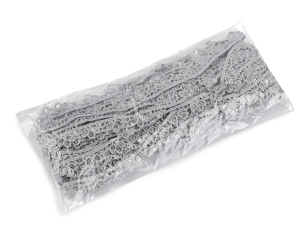 Dekoratyvinė gipiūro nėrinių juostelė su blizgučiais – 13 mm
