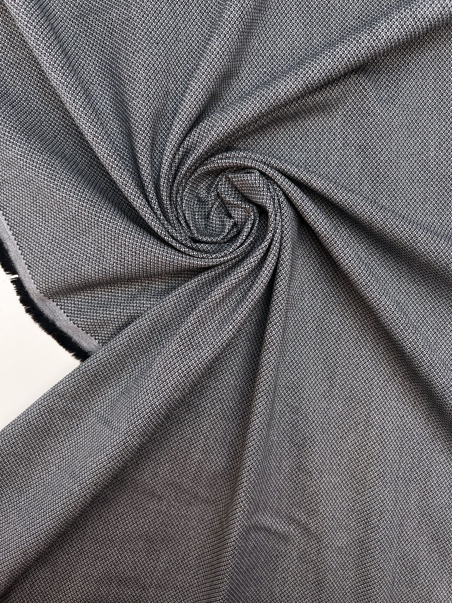 Jacquard cotton fabric with elastane in gray – Italy