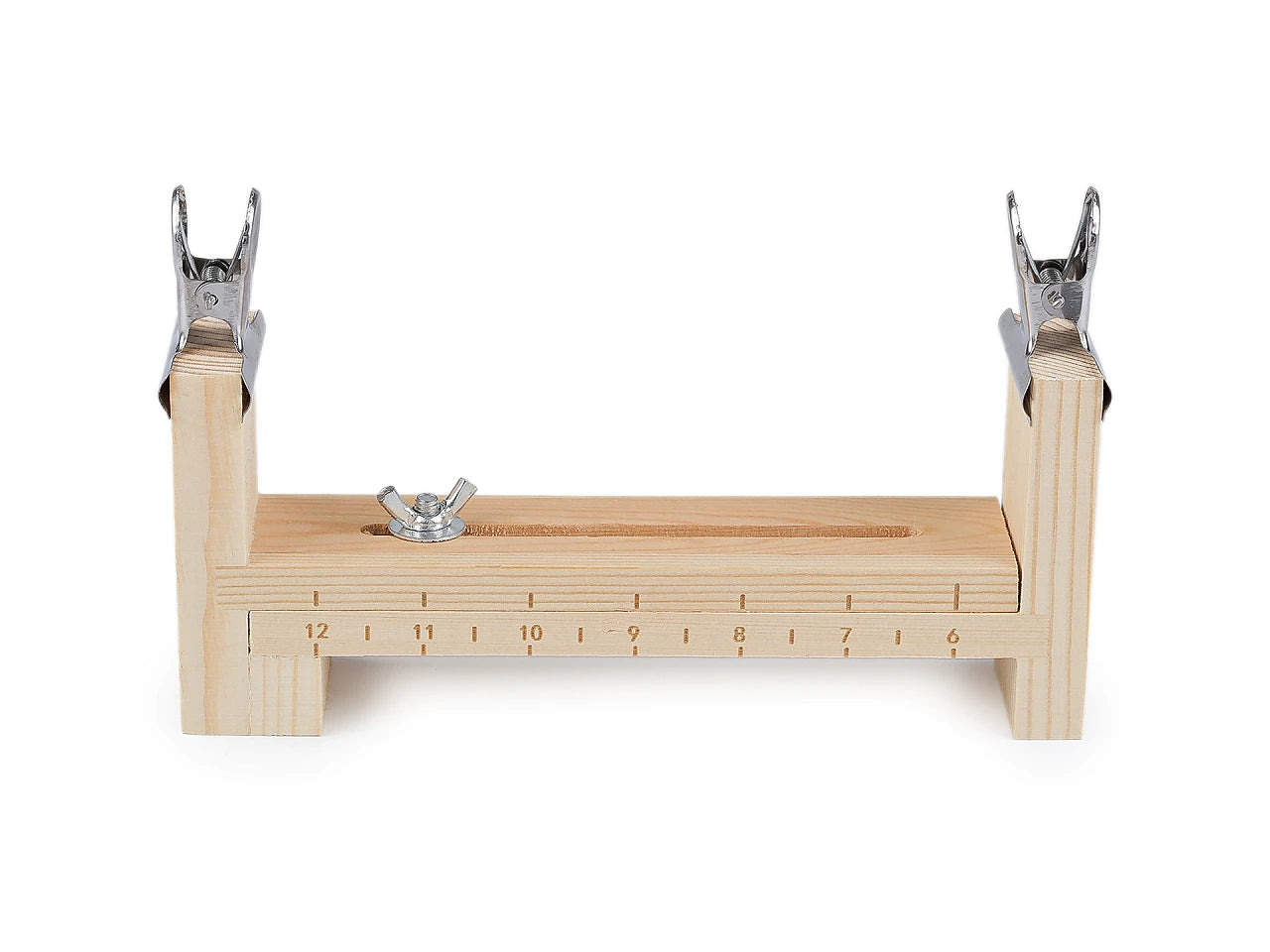 Puidust raam käevõrude punumiseks