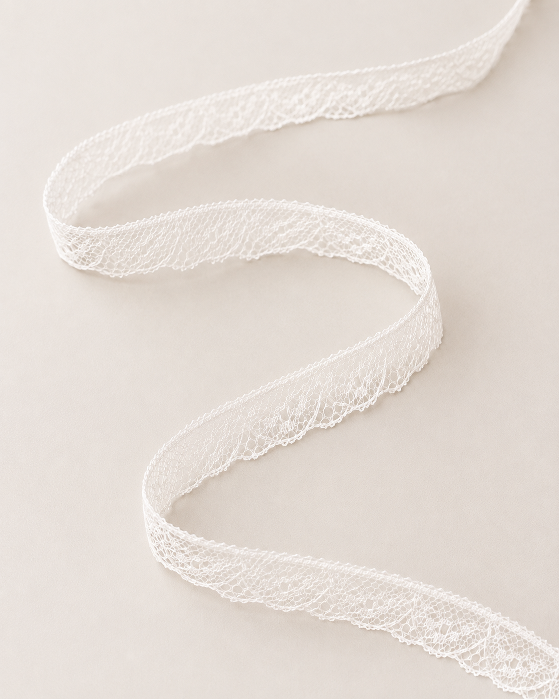 Mežģīne smalka 1,6 cm-balta