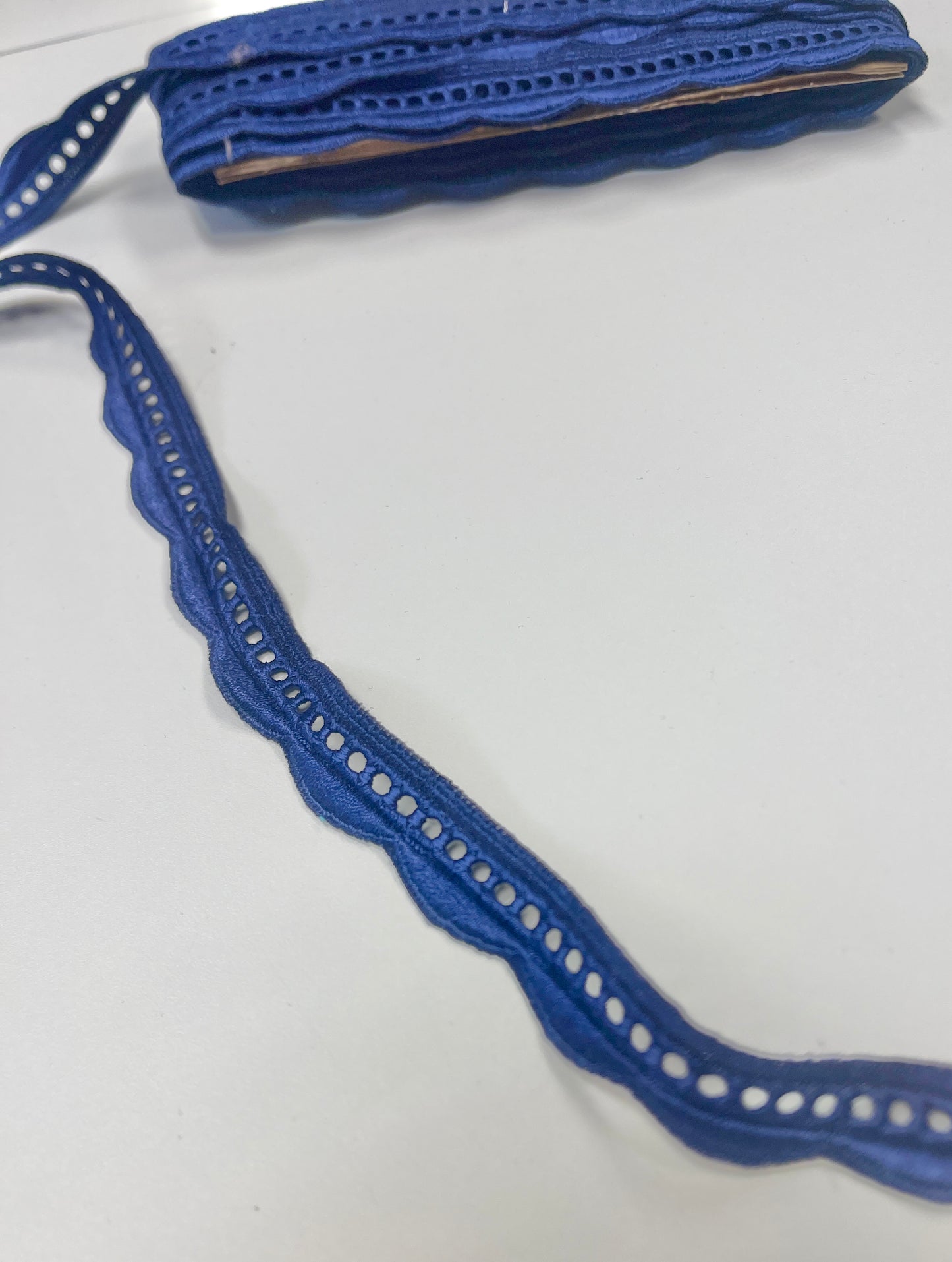 Mežģīne 1,5 cm-tumši zila