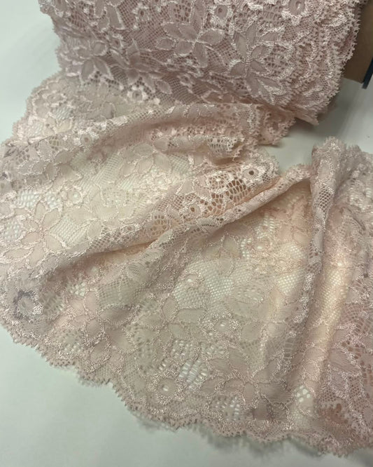 Elastīga mežģīne 16 cm-gaisīgi rozā
