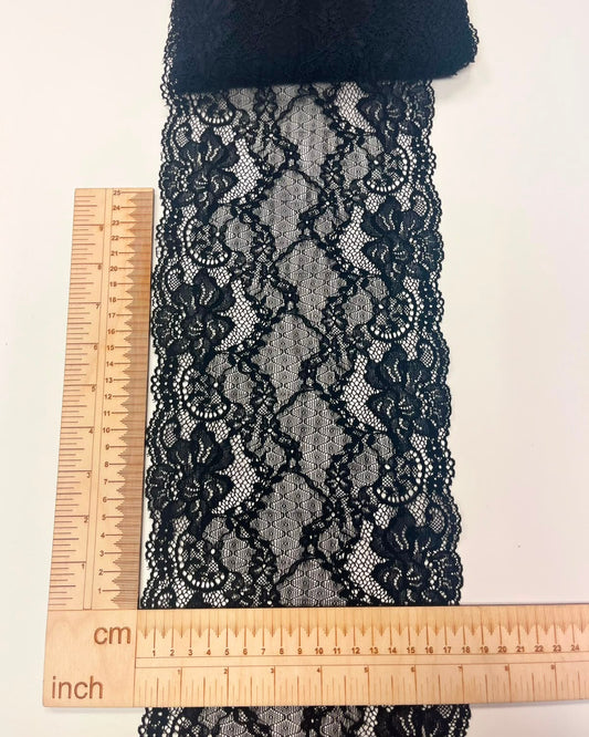 Elastīga smalka mežģīne 18 cm-melna