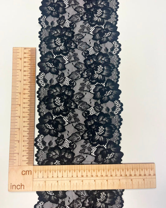 Elastīga ziedu mežģīne 18 cm-melna