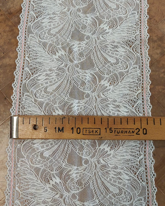 Elastīga mežģīne 21 cm- balta ar rozā maliņu