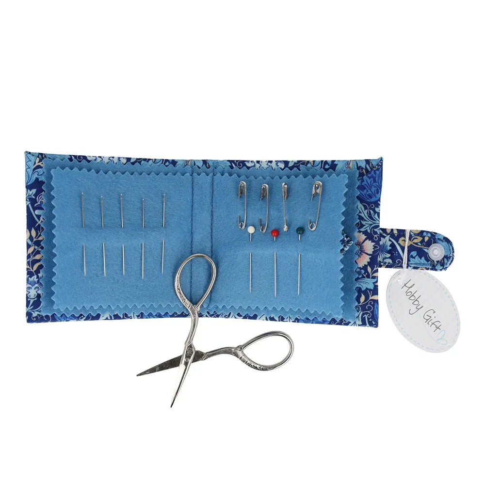 Attēls ar Adatu un šķērīšu maciņš ar ziedu rakstu Hobby Gift – pieejams Šarlotes audumi