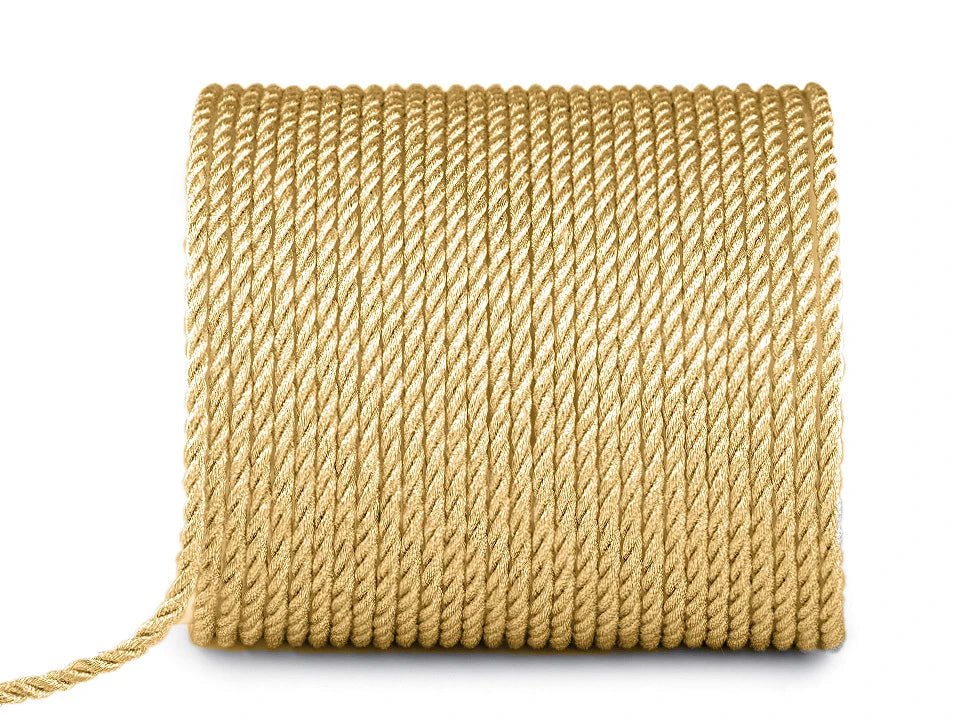 alt
Image avec cordon décoratif avec lurex Ø3 mm – disponible chez Šarlotes audumi