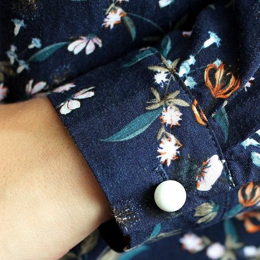 Attēls ar Dekoratīvā pērļu piespraude / poga | Ø10 mm – pieejams Šarlotes audumi