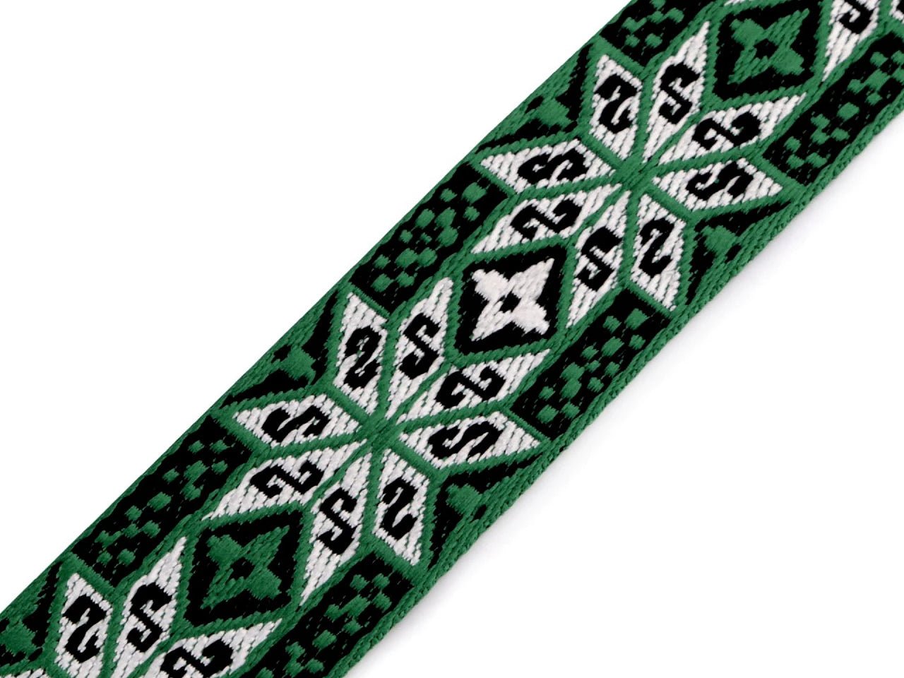 Attēls ar Dekoratīvā siksniņlente ar rakstu – 50 mm | Zaļa etnogrāfiska/ģeometriska lente – pieejams Šarlotes audumi