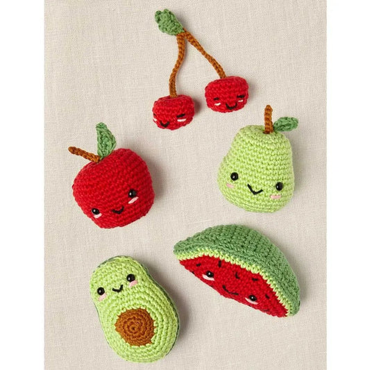 Nuotrauka su DMC Amigurumi rinkiniu „Fruit“ – vaisių kolekcija – prieinamas Šarlotes audumi