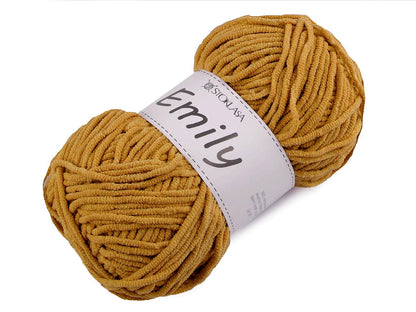 Attēls ar Dzijas Emily - plīša dzija - 100g / 120 m – pieejams Šarlotes audumi