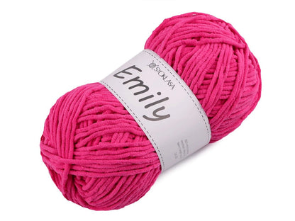 Attēls ar Dzijas Emily - plīša dzija - 100g / 120 m – pieejams Šarlotes audumi