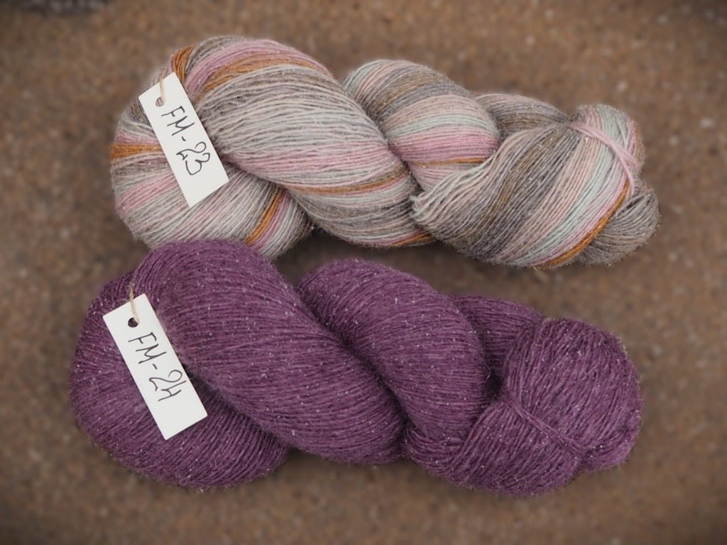 Attēls ar Dzijas Pāces vilnas fabrika 100% Merino - 100 g / 470 m – pieejams Šarlotes audumi