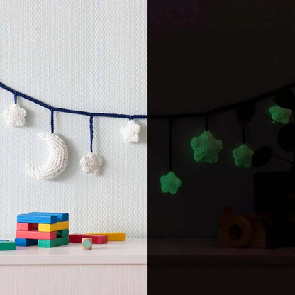 Attēls ar Dzijas Scheepjes Glow Up tumsā spīdoša dzija- 50g / 105m – pieejams internetā Šarlotes audumi