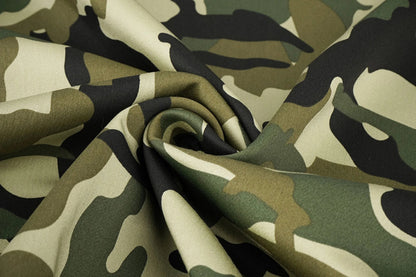 Attēls ar Džinsa audums ar kamuflāžas rakstu – Army Green 275 g/m² – pieejams Šarlotes audumi