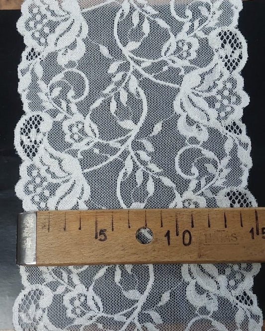 Attēls ar Elastīga mežģīne 15 cm- balta – pieejams internetā Šarlotes audumi