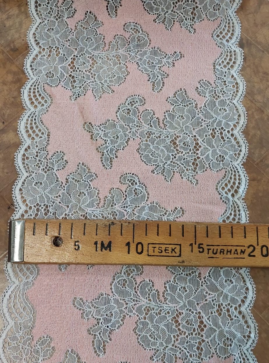 Image with elastic lace 19 cm - pink with white – available at Šarlotes audumi