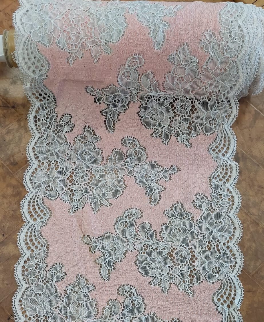 Image with Elastic lace 19 cm - pink with white – available at Šarlotes audumi