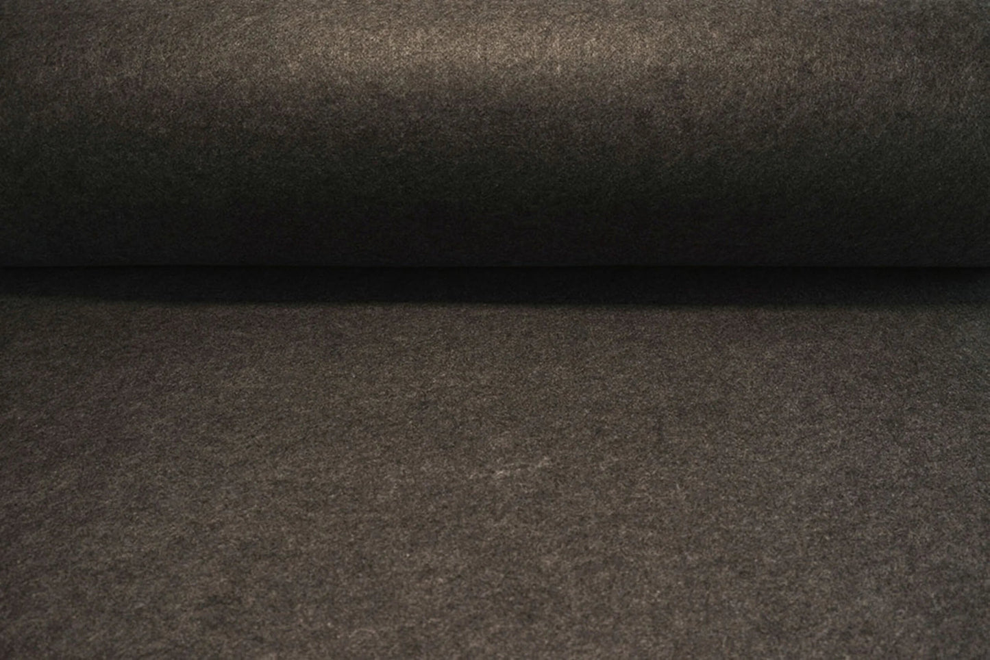 Image de tissu en feutre en rouleaux, doux, 1 mm - brun foncé 220 g/m² – disponible chez Šarlotes audumi