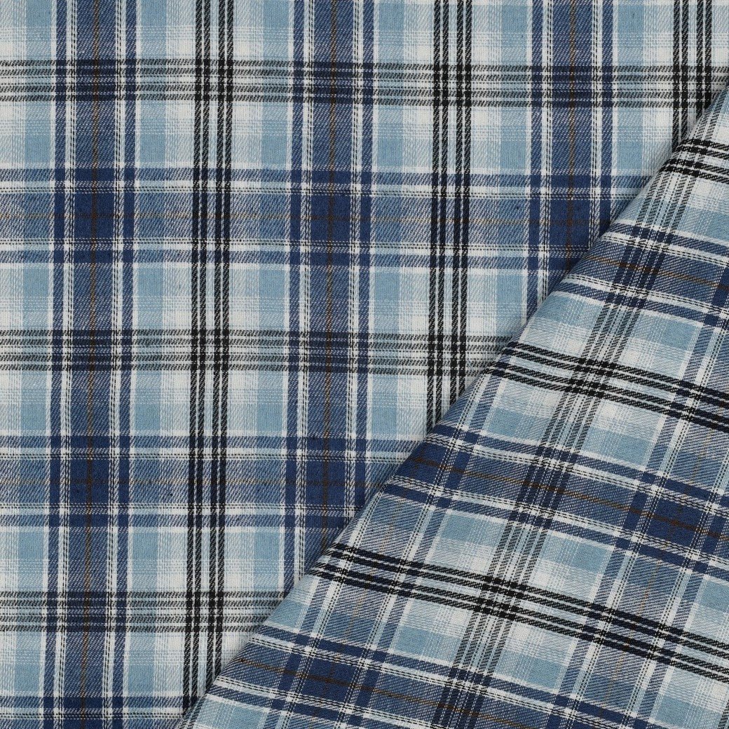 Attēls ar Flanelis - gaiši zils rūtains 137 g/m² – pieejams Šarlotes audumi