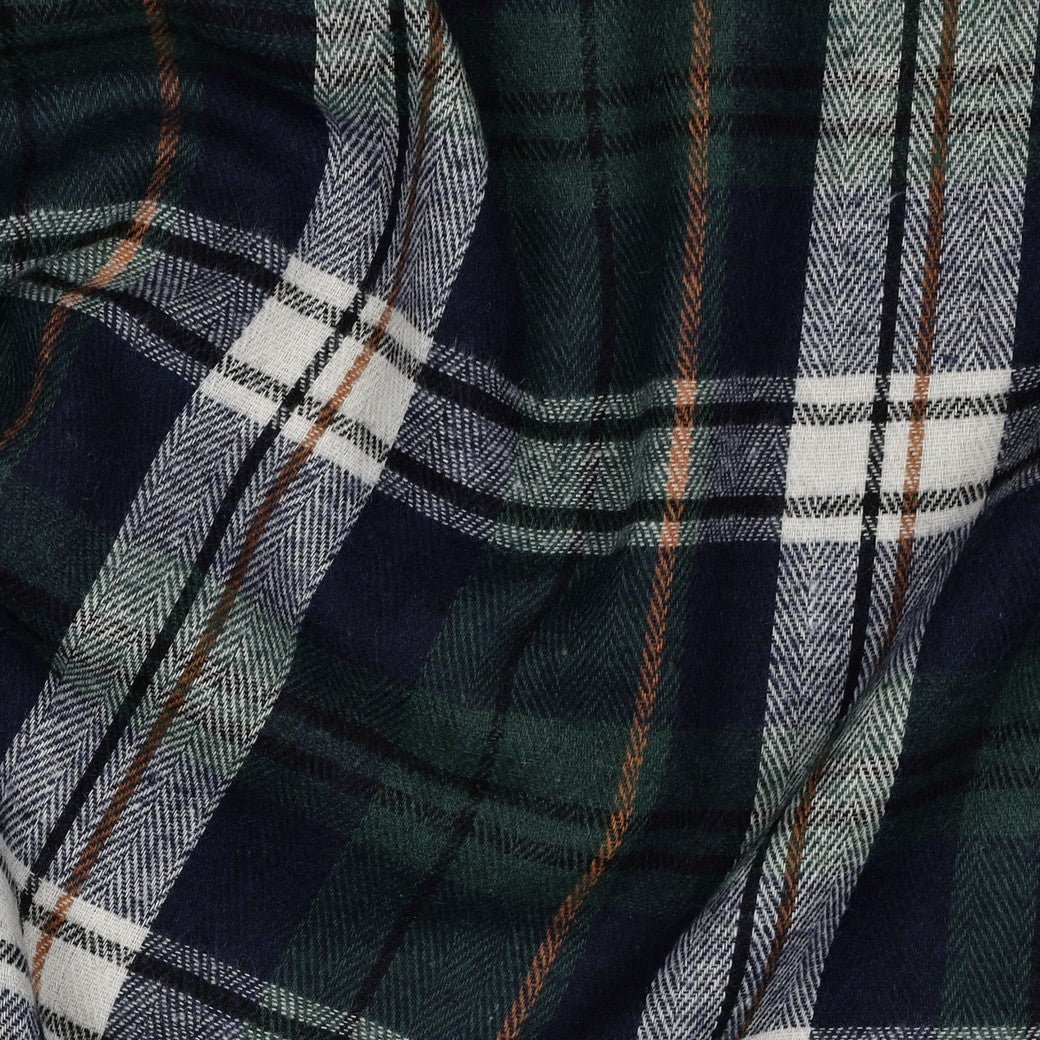 Attēls ar Flanelis - tumši zaļš rūtains 137 g/m² – pieejams Šarlotes audumi