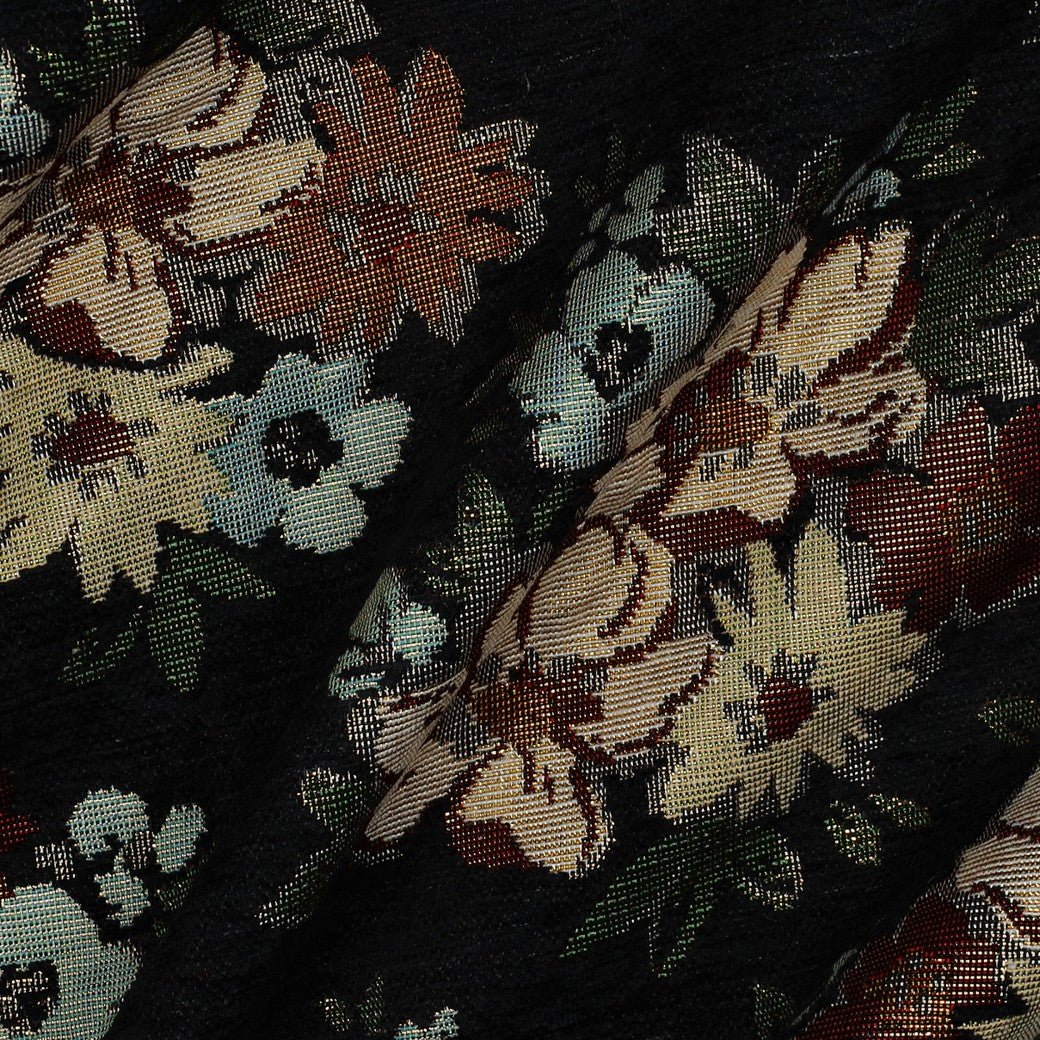 Attēls ar Gobelēns - puķes ar zelta akcentiem uz melna 420 g/m² – pieejams Šarlotes audumi