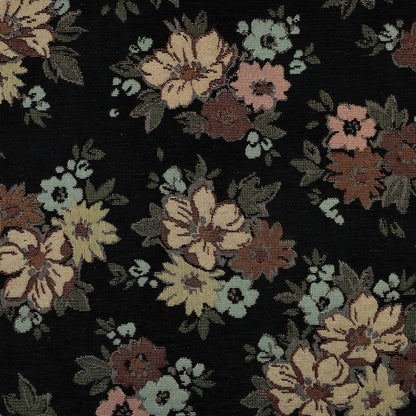 Image avec tapisserie - fleurs avec accents dorés sur fond noir 420 g/m² – disponible chez Šarlotes audumi