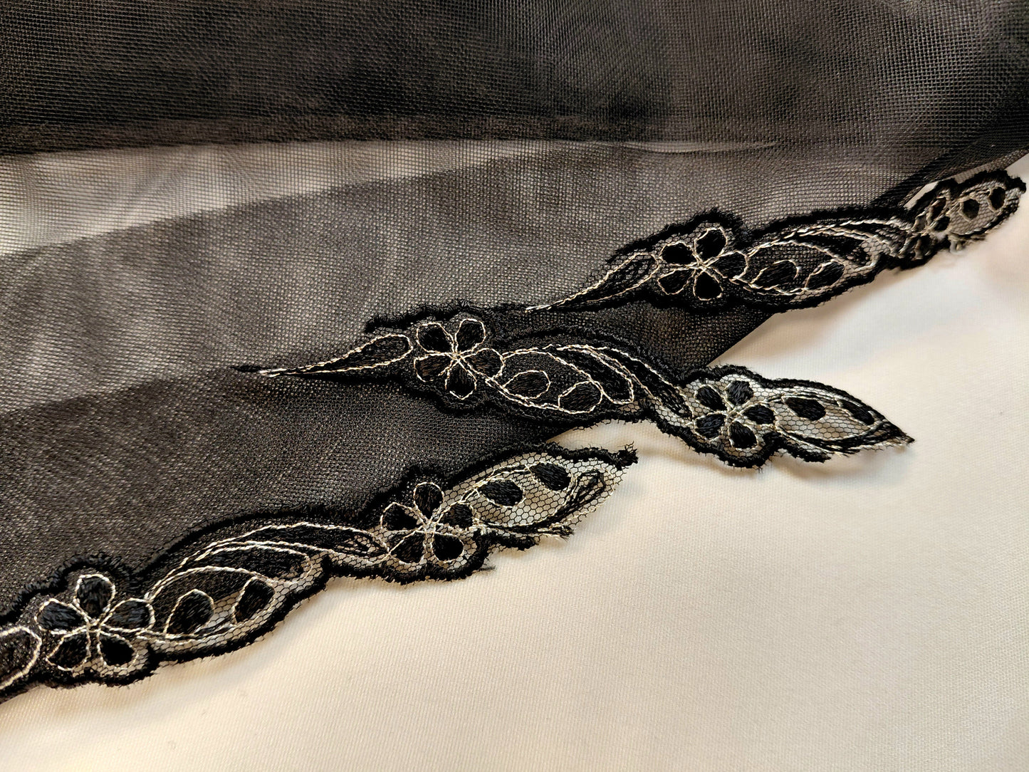 Image of a patch/embroidered applique 10 x 1,5 cm – available from Šarlotes audumi