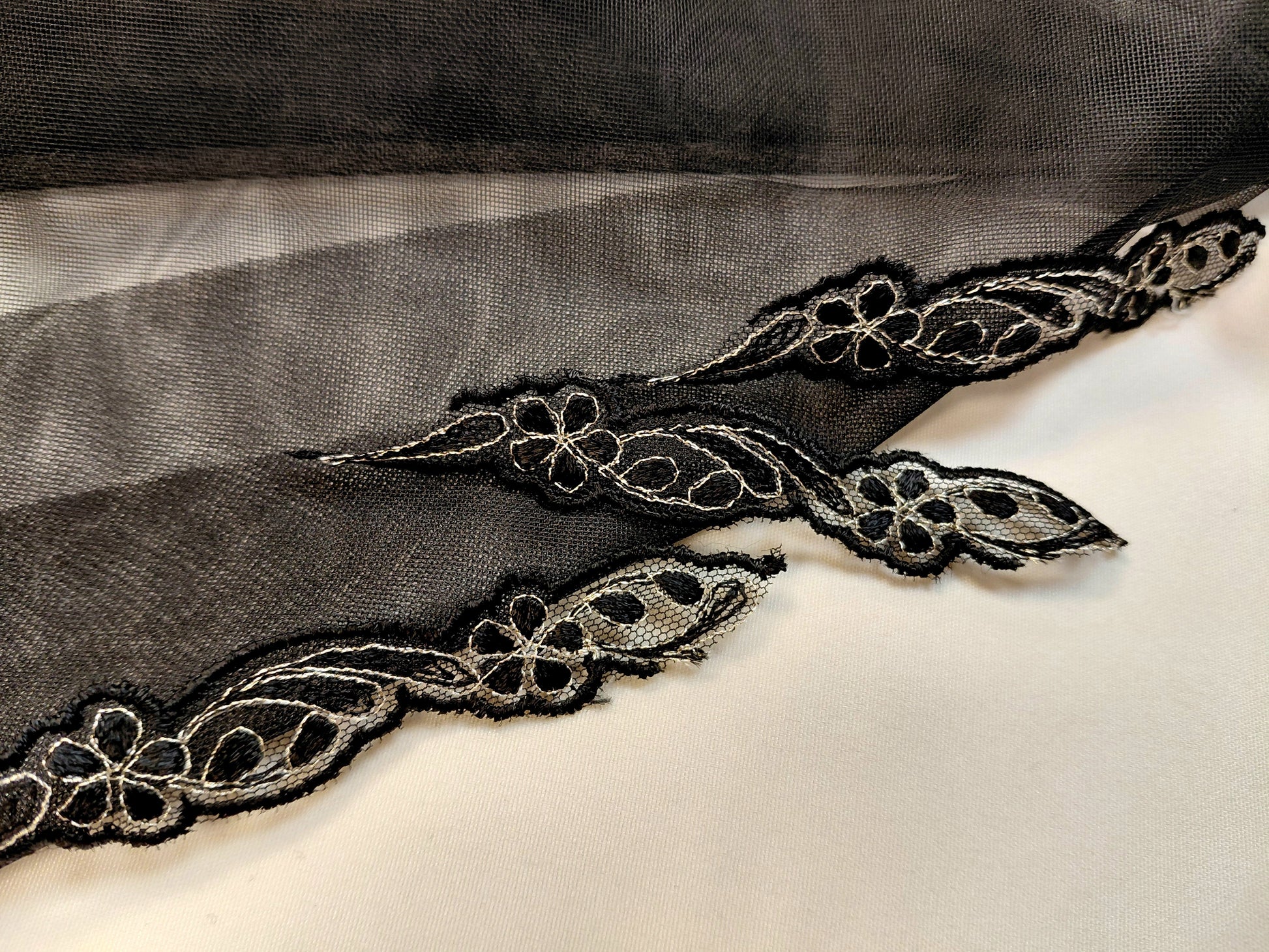 Image of a patch/embroidered applique 10 x 1,5 cm – available from Šarlotes audumi