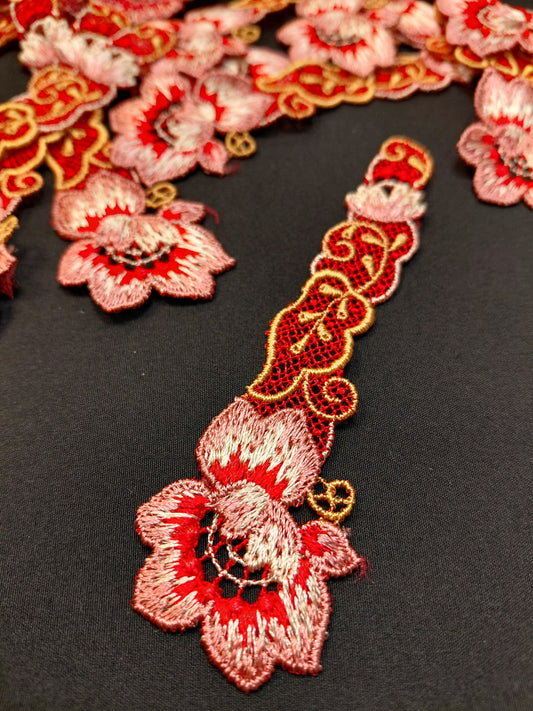 Image avec patch/appliqué 12,5 x 3,5 cm – disponible chez Šarlotes audumi
