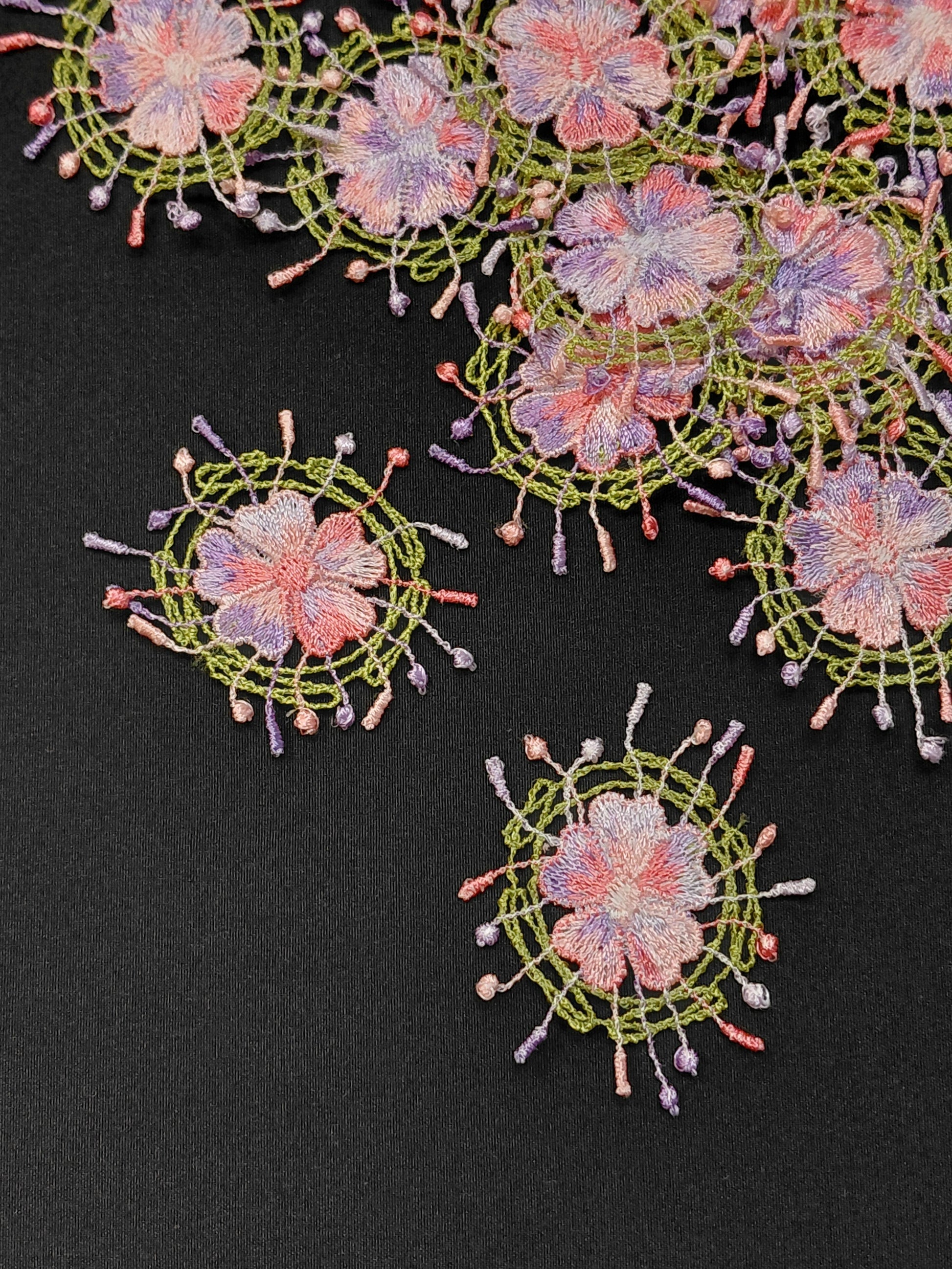 Image with patch/appliqué 3 x 3 cm – available at Šarlotes audumi